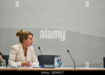 2022-06-22 14:05:23 DEN HAAG - Staatssekretärin Vivianne Heijnen (Infrastruktur und Wassermanagement) während einer Ausschussdebatte über die externe Sicherheit. Während der Debatte werden Themen wie PFAS, Feinstaub und Umweltprobleme rund um den Stahlhersteller Tata Steel diskutiert. ANP PHIL NIJHUIS niederlande Out - belgien Out Stockfoto