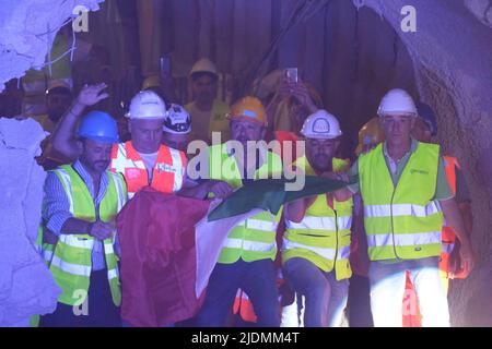 Maddaloni, ITALIEN. 22.. Juni 2022. 22/06/2022 - Maddaloni (CE) Abriss der letzten Membran des Monte Aglio-Tunnels auf der neuen Eisenbahnlinie Neapel - Bari HS/HC (Bild: © Fabio Sasso/ZUMA Press Wire) Stockfoto