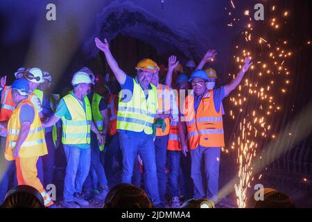 Maddaloni, ITALIEN. 22.. Juni 2022. 22/06/2022 - Maddaloni (CE) Abriss der letzten Membran des Monte Aglio-Tunnels auf der neuen Eisenbahnlinie Neapel - Bari HS/HC (Bild: © Fabio Sasso/ZUMA Press Wire) Stockfoto