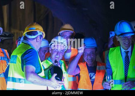 Maddaloni, ITALIEN. 22.. Juni 2022. 22/06/2022 - Maddaloni (CE) Abriss der letzten Membran des Monte Aglio-Tunnels auf der neuen Eisenbahnlinie Neapel - Bari HS/HC (Bild: © Fabio Sasso/ZUMA Press Wire) Stockfoto