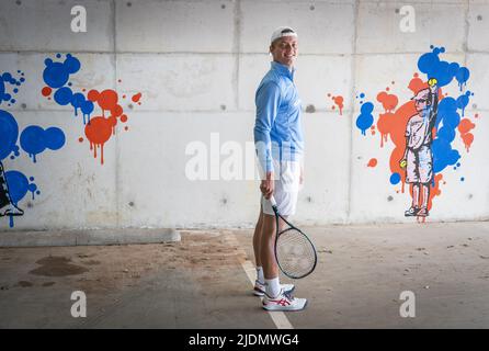 AMSTELVEEN, Niederlande, 22/06/2022, 2022-06-22 14:14:59 AMSTELVEEN - Portrait of Tim van Rijthoven. Der Tennisspieler erhielt nach seinem Stunt bei den Libema Open in Rosmalen eine Wildcard für Wimbledon. ANP JEROEN JUMELET niederlande Out - belgien Out Stockfoto