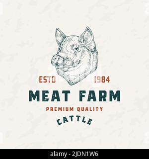 Schweinefleisch Farm Retro Abzeichen Logo Vorlage. Handgezeichnete Skizze für Schwein-Gesicht mit Retro-Typografie. Vintage Cattle Sketch Emblem Isoliert Stock Vektor