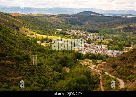 Spanien, Kastilien und Leon. Molinaseca vom Camino de Santiago. Stockfoto