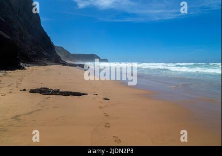 Schöner leerer Strand in Alentejo, Portugal Stockfoto