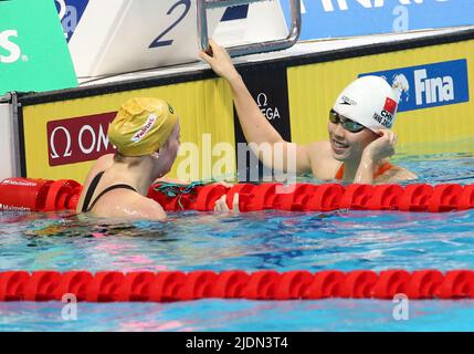 Mollie O’Callaghan von Australie und Junxuan Yang von Chine Final 200 M Freestyle Women während der FINA World Championships Budapest 2022 19., Schwimmveranstaltung am 21. Juni 2022 in Budapest, Ungarn. Foto von Laurent Lairys/ABACAPRESS.COM Stockfoto