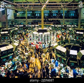 New York 1980s, NYSE, Börseninterior, Überblick über die Börsenparkett, Finanzdistrikt, Manhattan, New York City, NY, NYC, USA, Stockfoto