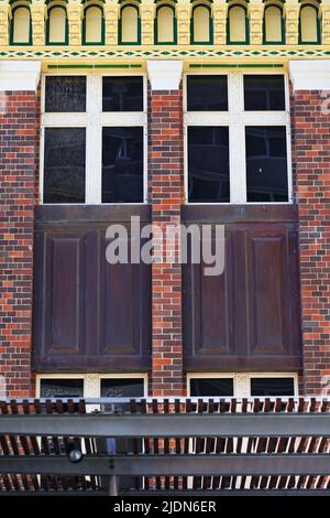 Fenster des Art déco-Gebäudes in der Queen Street. Brisbane-Australien-008 Stockfoto