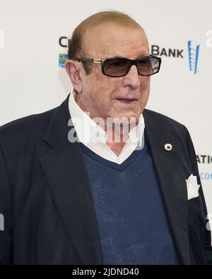 NEW YORK, NY, USA - 12. JUNI 2022: Clive Davis nimmt an der Tribeca Festival-Premiere von 'Hallelujah: Leonard Cohen, A Journey, A Song' Teil. Stockfoto