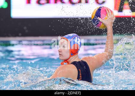 DEBRECEN, UNGARN - 22. JUNI: Nina ten Broek aus den Niederlanden während der FINA World Championships Budapest 2022 Spiel zwischen den Vereinigten Staaten von Amerika und den Niederlanden am 22. Juni 2022 in Debrecen, Ungarn (Foto: Albert ten Hove/Orange Picts) KNZB Stockfoto