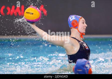 DEBRECEN, UNGARN - 22. JUNI: Nina ten Broek aus den Niederlanden während der FINA World Championships Budapest 2022 Spiel zwischen den Vereinigten Staaten von Amerika und den Niederlanden am 22. Juni 2022 in Debrecen, Ungarn (Foto: Albert ten Hove/Orange Picts) KNZB Stockfoto