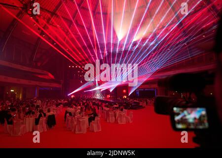 22. Juni 2022, Hessen, Frankfurt/M.: Gäste feiern bei der Verleihung des Live Entertainment Awards in der Frankfurter Festhalle. Foto: Thomas Frey/dpa Stockfoto