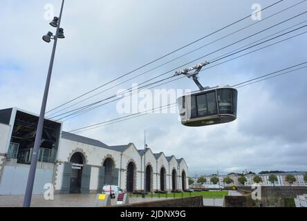 Brest, Frankreich, Seilbahnstation mit ankommender Kabine Stockfoto