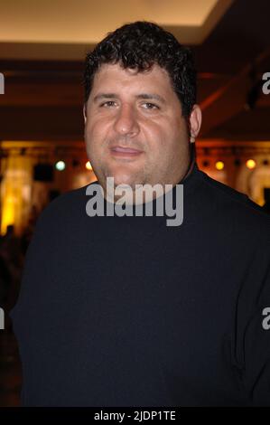 Tony Siragusa bei der Seminole Tribe of Florida Jason Taylor Celebrity Golf Classic 2005, Diner und Silent Auction im Parot Jungle in Miami. Die Veranstaltung wird der Jason Taylor Foundation, dem Holtz childrenÕs Hospital und der „Take Stock in Children“ zugute kommen. Kredit: hoo-me.com/MediaPunch Stockfoto