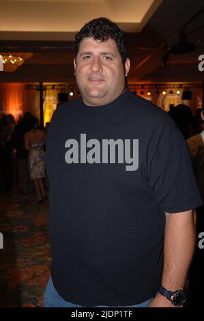 Tony Siragusa bei der Seminole Tribe of Florida Jason Taylor Celebrity Golf Classic 2005, Diner und Silent Auction im Parot Jungle in Miami. Die Veranstaltung wird der Jason Taylor Foundation, dem Holtz childrenÕs Hospital und der „Take Stock in Children“ zugute kommen. Kredit: hoo-me.com/MediaPunch Stockfoto