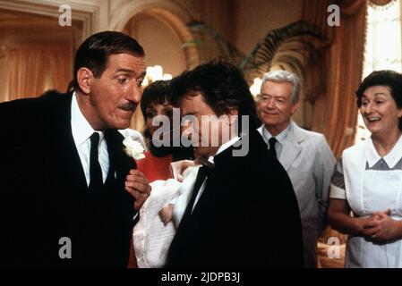 BENEDICT,MOORE, ARTHUR 2: ON THE ROCKS, 1988 Stockfoto