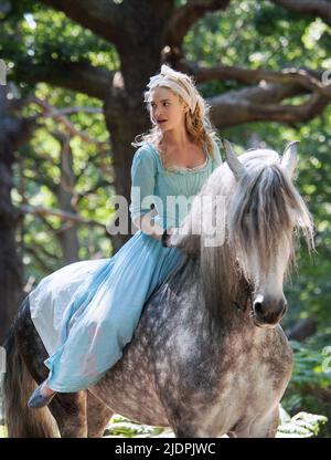 LILY JAMES, CINDERELLA, 2015, Stockfoto