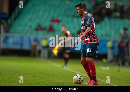 Salvador, Bahia, Brasilien. 22.. Juni 2022. Brasilianische Fußballmeisterschaft: Bahia gegen Athletico Paranaense. 22. Juni 2022, Salvador, Bahia, Brasilien: Fußballspiel zwischen Bahia und Athletico Paranaense, gültig für die Runde des 16. Brasilien-Fußballs, die am Mittwoch (22) in der Arena Fonte Nova in Salvador (BA) ausgetragen wird. Athletico Paranaense gewann das Spiel mit 2:1, mit Toren von Pedro Rocha und Christian. Bild: Walmir Cirne/Thenews2 (Bild: © Walmir Cirne/TheNEWS2 via ZUMA Press Wire) Stockfoto