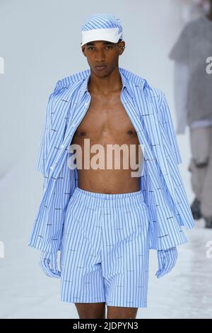 GIVENCHY Herren SS23 Laufsteg während der Paris Fashion Week Menswear am 2022. Juni - Paris, Frankreich. 22/06/2022 Stockfoto