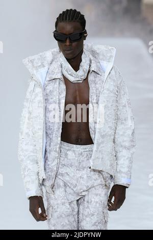 GIVENCHY Herren SS23 Laufsteg während der Paris Fashion Week Menswear am 2022. Juni - Paris, Frankreich. 22/06/2022 Stockfoto