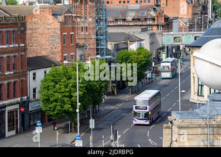 Blick auf die Lower Parliament Street in Nottingham, aufgenommen vom Dach von Confetti, Nottinghamshire, England, Großbritannien Stockfoto