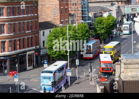 Blick auf die Lower Parliament Street in Nottingham, aufgenommen vom Dach von Confetti, Nottinghamshire, England, Großbritannien Stockfoto