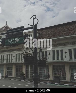 Straßenschild Braga in Bandung, Indonesien Stockfoto