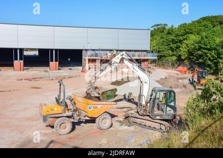 Prestatyn, Großbritannien. Juni 22, 2022. Die Bauarbeiten für den neuen Home Bargains-Laden gehen voran. Stockfoto