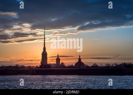 Peter und Paul Festung Sonnenuntergang. Sankt Petersburg, Russland Stockfoto