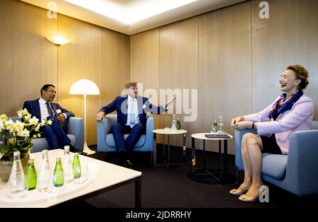 Straßburg, Frankreich. 23.. Juni 2022. 2022-06-23 11:04:40 STRASSBURG - König Willem-Alexander und Minister Franc Weerwind, Minister für Rechtsschutz, trafen Marija Pejcinovic Buric, Generalsekretärin des CoE, während eines Arbeitsbesuchs beim Europarat. Unter anderem hält der König eine Rede vor der Parlamentarischen Versammlung. ANP KOEN VAN WEEL netherlands Out - belgium Out Credit: ANP/Alamy Live News Credit: ANP/Alamy Live News Stockfoto