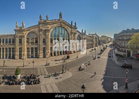 Frankreich - Paris (75) 11 avril 2020. Vierte Woche der Gefangenschaft aufgrund der Epidemie des Coronavirus. Hier der Gare du Nord, der größte Bahnhof in Europ Stockfoto