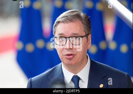 Brüssel, Belgien. 23.. Juni 2022. 2022-06-23 09:04:40 BRÜSSEL - Präsident von Serbien, Aleksandar Vucic, kommt für einen europäischen Gipfel unter anderem auf die Kandidatenmitgliedschaft der Ukraine, Moldawien und Georgien. Der Schwerpunkt des Gipfels wird auf der Zusammenarbeit zwischen der Europäischen Union und den westlichen Balkanstaaten liegen. ANP JONAS ROOSENS netherlands Out - belgium Out Credit: ANP/Alamy Live News Stockfoto