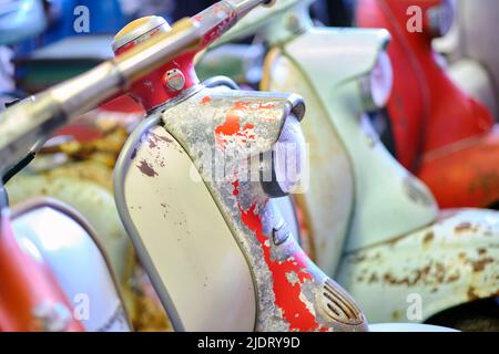 Details der alten Lambretta Roller, mit den 2-Takt-Motoren, die aus ökologischen Gründen eingestellt wurden Stockfoto