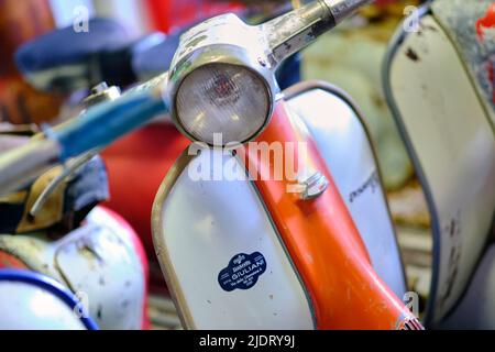 Details der alten Lambretta Roller, mit den 2-Takt-Motoren, die aus ökologischen Gründen eingestellt wurden Stockfoto