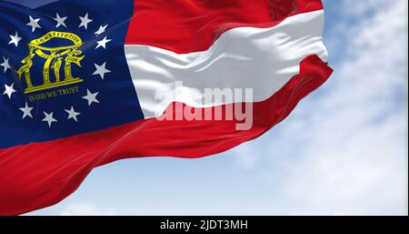 Die Staatsflagge Georgiens winkt im Wind. Georgien ist ein Staat in der südöstlichen Region der Vereinigten Staaten. Demokratie und Unabhängigkeit. Stockfoto