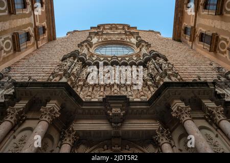 Blick auf eine Abtei gegen den Himmel Stockfoto