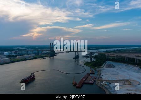 Die Cochrane-Africatown Bridge bei Sonnenuntergang in Mobile, Alabama Stockfoto