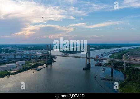 Die Cochrane-Africatown Bridge bei Sonnenuntergang in Mobile, Alabama Stockfoto