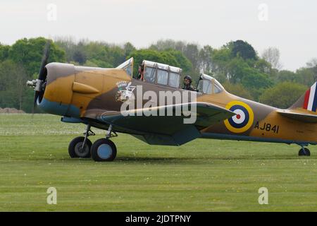 North American Harvard, G-BJST, AJ841, at Old Warden, Biggleswade, Bedfordshire, England, Stockfoto