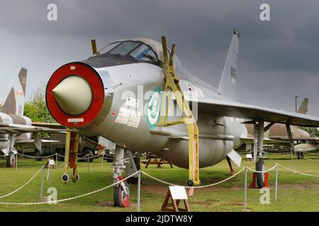 English Electric Lightning T55, 55-713, im Midland Air Museum, Coventry Air Museum. Stockfoto