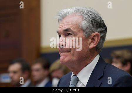 23. Juni 2022, Washington, District of Columbia, USA: JEROME H. POWELL, US-Notenbankvorsitzender der US-Notenbank, bezeugt vor dem Finanzdienstleistungsausschuss des US-Repräsentantenhauses im Rahmen einer Anhörung am heutigen 13. Juni 2022 in Reyborn HOB/Capitol Hill in Washington DC, USA, über die Geldpolitik und den Zustand der Wirtschaft. (Bild: © Lenin Nolly/ZUMA Press Wire) Stockfoto