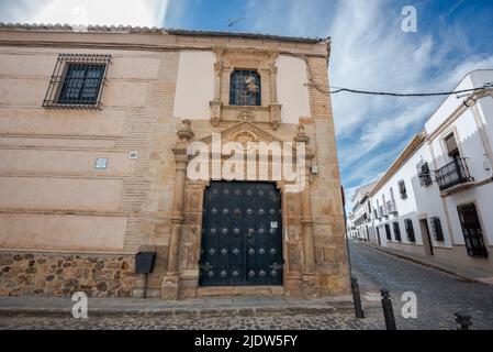 ALMAGRO, SPANIEN – 11. OKTOBER 2021: Palasthaus von Pedro de Castro. Es wurde im 16. Jahrhundert erbaut Stockfoto