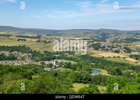 Wunderschöne Landschaft in Yorkshire rund um Hepworth und Holmfirth an einem sonnigen Sommertag. Bereich für die Dreharbeiten zur fernsehserie „Last of the Summer Wine“ Stockfoto