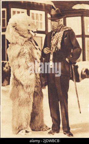 1931 , dezember , Deutschland : der amerikanische Schriftsteller SINCLAIR LEWIS ( 1885 - 1951 ), Nobelpreisträger für Literatur 1930 - SCRITTORE - LETTERATURA - LETTERATO - orso - Bär - Neve - Schnee - Winter - inverno - sciarpa - cappello - Hut - Stock - Bastone da passeggio - premio ---- Archivio GBB Stockfoto