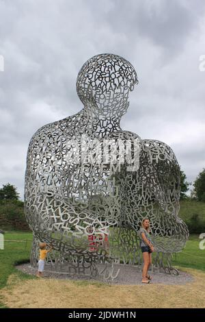 Kiew, Ukraine - 23. Juni 2012: Kiewer Skulpturenprojekt. Haus des Wissens von Jaume Plensa Stockfoto