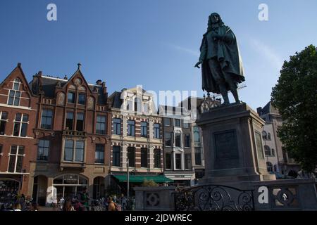 Statue von Johan de Witt mit Blick auf Plaats, Den Haag, Niederlande Stockfoto