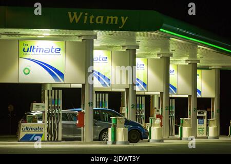 Blick auf Zapfsäulen an der BP-Tankstelle in Janis?awiec. (Foto: Karol Serewis/SOPA Images/Sipa USA) Quelle: SIPA USA/Alamy Live News Stockfoto