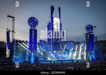 Aarhus, Dänemark. 22.. Juni 2022. Die deutsche Industrial Metal Band Rammstein spielt ein Live-Konzert im Ceres Park in Aarhus. (Foto: Gonzales Photo/Alamy Live News Stockfoto