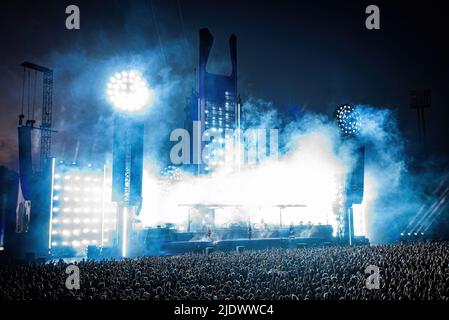 Aarhus, Dänemark. 22.. Juni 2022. Die deutsche Industrial Metal Band Rammstein spielt ein Live-Konzert im Ceres Park in Aarhus. (Foto: Gonzales Photo/Alamy Live News Stockfoto