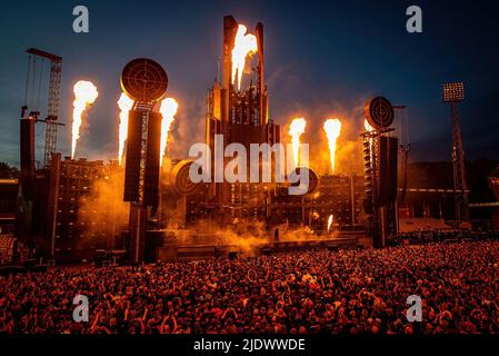 Aarhus, Dänemark. 22.. Juni 2022. Die deutsche Industrial Metal Band Rammstein spielt ein Live-Konzert im Ceres Park in Aarhus. (Foto: Gonzales Photo/Alamy Live News Stockfoto