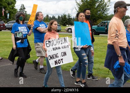 Olimpia, Washington, USA, 11. Juni 2022, Marsch für unser Leben zur Waffenkontrolle, in der Hauptstadt des Bundesstaates Washington Stockfoto